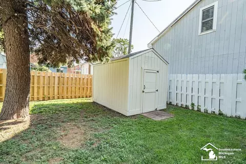 Exterior - 43 E Willow, Monroe, MI 48162 photo 3 of 5