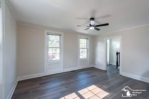 Living - 43 E Willow, Monroe, MI 48162 photo 3 of 5