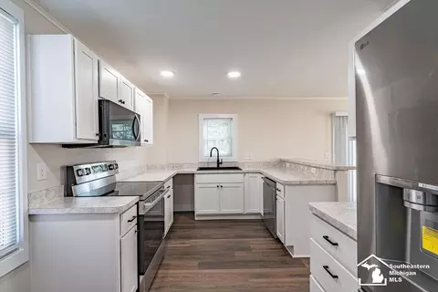 Kitchen - 43 E Willow, Monroe, MI 48162 photo 2 of 5