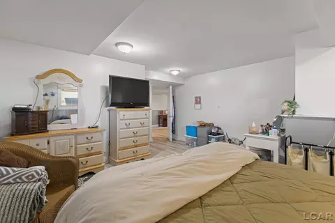 Bedroom - 7686 Wadding, Onsted, MI 49265 photo 9 of 9