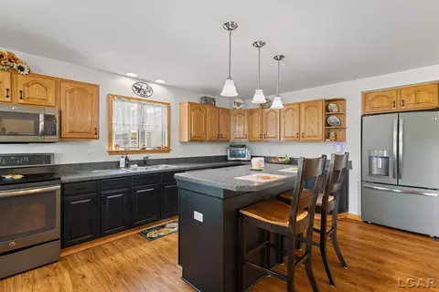 Kitchen - 7686 Wadding, Onsted, MI 49265 photo 5 of 7