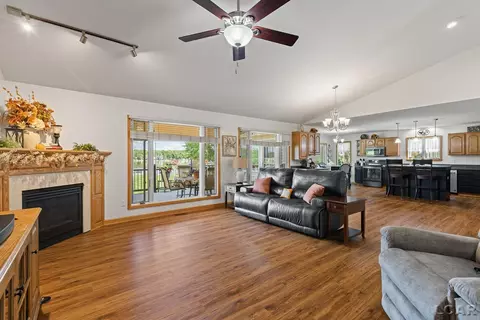 Living - 7686 Wadding, Onsted, MI 49265 photo 2 of 5
