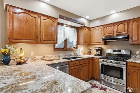 Kitchen - 10766 Douglas, Temperance, MI 48182 photo 4 of 7