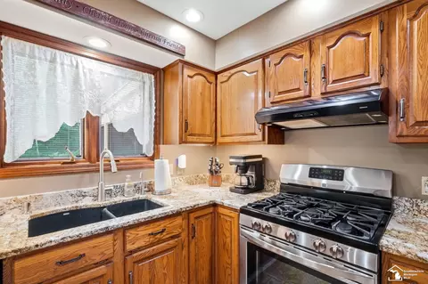 Kitchen - 10766 Douglas, Temperance, MI 48182 photo 6 of 7