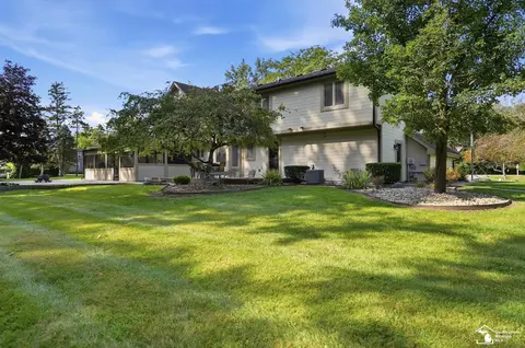 Exterior - 10766 Douglas, Temperance, MI 48182 photo 7 of 24