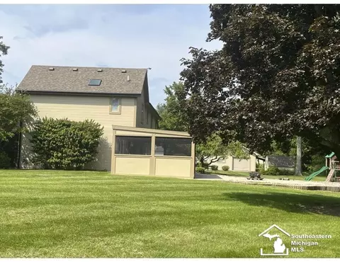 10766 Douglas, Temperance, MI 48182 photo 6
