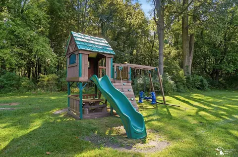 Exterior - 10766 Douglas, Temperance, MI 48182 photo 22 of 24