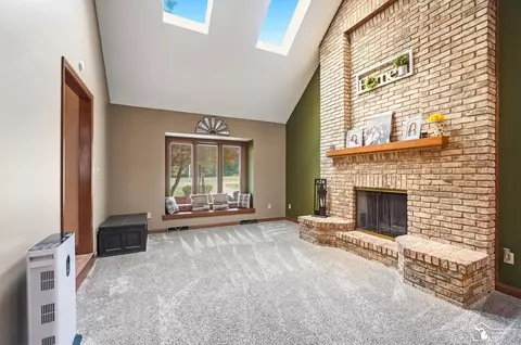 Living - 10766 Douglas, Temperance, MI 48182 photo 3 of 5