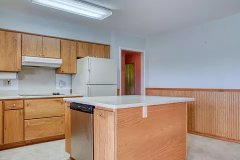 Kitchen - 2470 Lyons, Owosso, MI 48867 photo 4 of 4