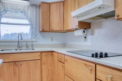 Kitchen - 2470 Lyons, Owosso, MI 48867 photo 2 of 4