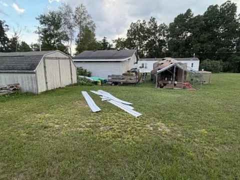 Exterior - 4001 E Long Lk, Harrison, MI 48625 photo 10 of 14