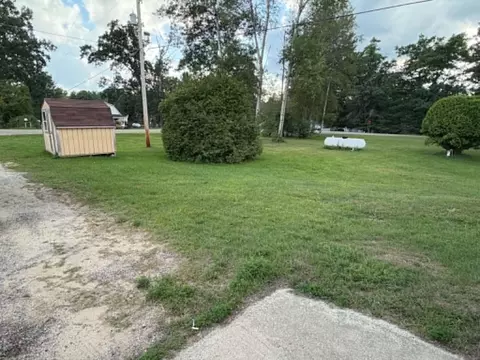 Exterior - 4001 E Long Lk, Harrison, MI 48625 photo 13 of 14