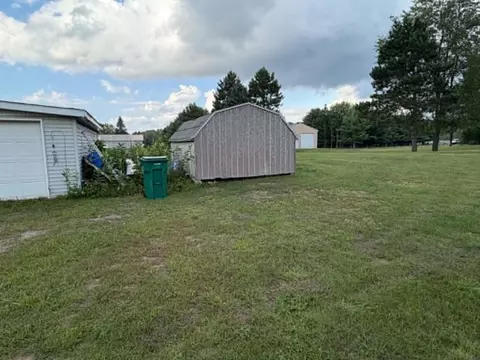 Exterior - 4001 E Long Lk, Harrison, MI 48625 photo 11 of 14