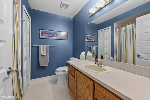 Bath - 21225 Parkstone, Macomb, MI 48044 photo 4 of 5