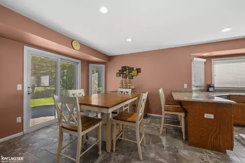 Dining - 21225 Parkstone, Macomb, MI 48044 photo 1 of 4