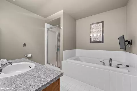 Bath - 21225 Parkstone, Macomb, MI 48044 photo 2 of 5