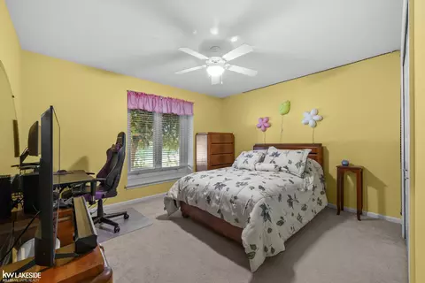 Bedroom - 21225 Parkstone, Macomb, MI 48044 photo 6 of 7