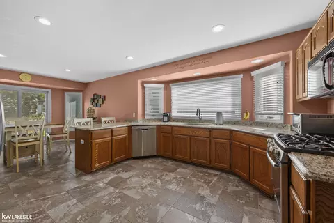 Kitchen - 21225 Parkstone, Macomb, MI 48044 photo 1 of 3