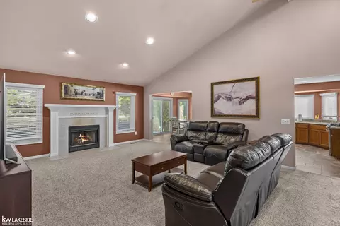 Living - 21225 Parkstone, Macomb, MI 48044 photo 1 of 3