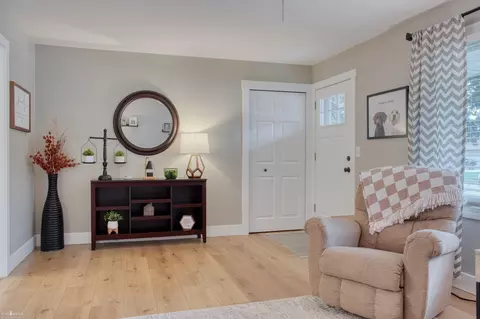 Entry Way - 1210 Krust, Owosso, MI 48867 photo 1 of 3