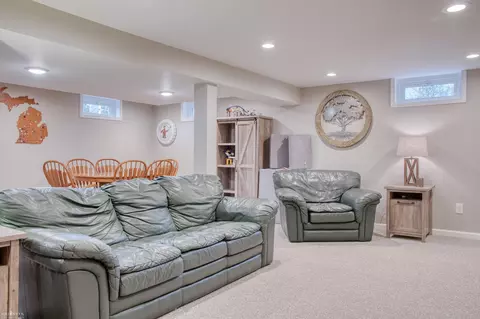 Living - 1210 Krust, Owosso, MI 48867 photo 3 of 4