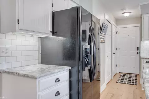 Kitchen - 1210 Krust, Owosso, MI 48867 photo 3 of 8