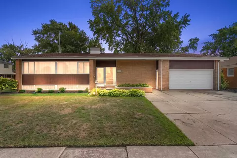 22830 Visnaw, Saint Clair Shores, MI 48081