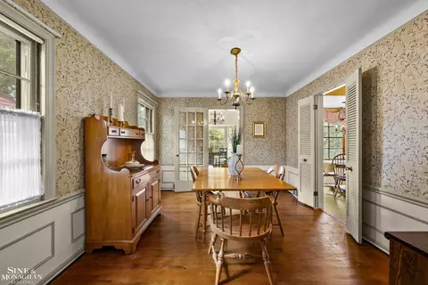 Dining - 470 Allard, Grosse Pointe Farms, MI 48236 photo 2 of 3