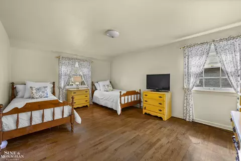 Bedroom - 470 Allard, Grosse Pointe Farms, MI 48236 photo 5 of 6