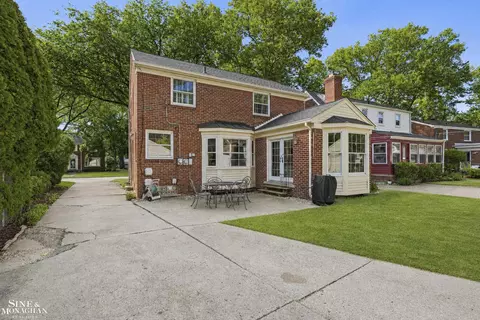 Exterior - 470 Allard, Grosse Pointe Farms, MI 48236 photo 2 of 6