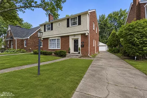 Exterior - 470 Allard, Grosse Pointe Farms, MI 48236 photo 5 of 6