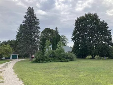 Exterior - 863 S M18, Gladwin, MI 48624 photo 2 of 12
