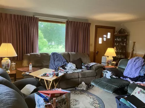 Living - 863 S M18, Gladwin, MI 48624 photo 2 of 2