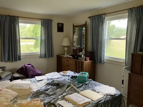 Bedroom - 863 S M18, Gladwin, MI 48624 photo 1 of 3
