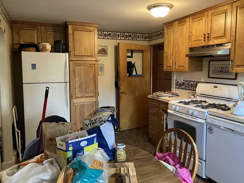Kitchen - 863 S M18, Gladwin, MI 48624 photo 3 of 3