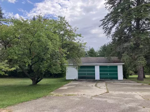 Exterior - 863 S M18, Gladwin, MI 48624 photo 5 of 12