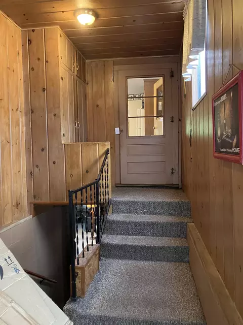 Entry Way - 863 S M18, Gladwin, MI 48624 photo 1 of 2