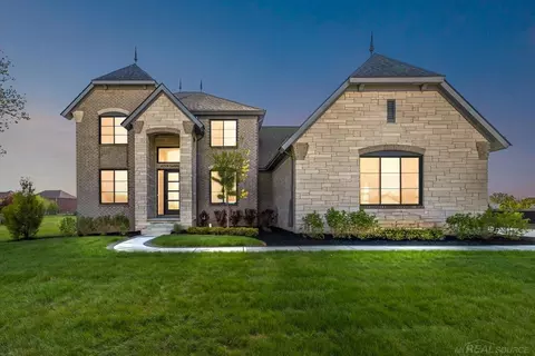 42528 Saddle, Sterling Heights, MI 48314