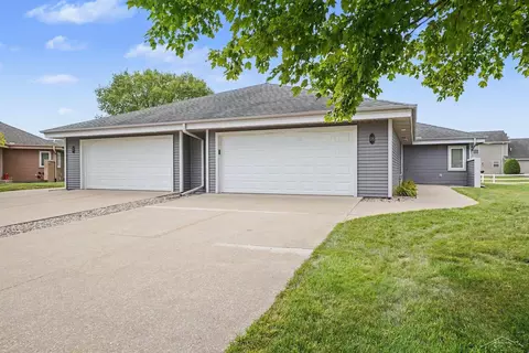 18 Sanctuary, Freeland, MI 48623