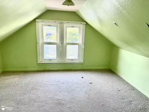 Bedroom - 5499 Mckinley, Flushing, MI 48433 photo 2 of 3