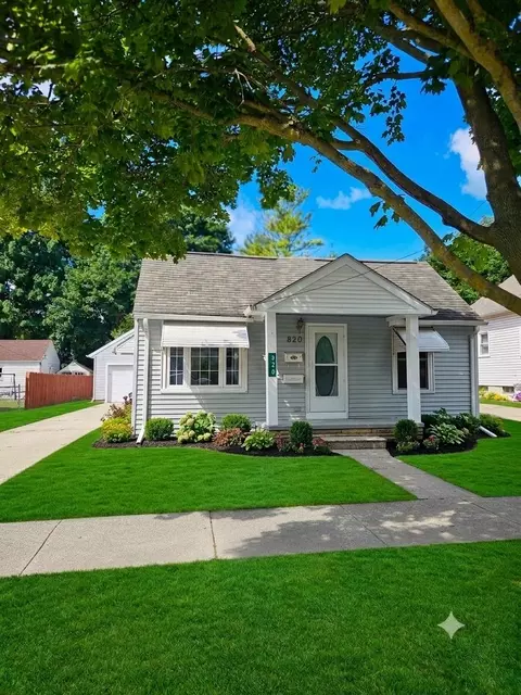 820 Michigan, Bay City, MI 48708