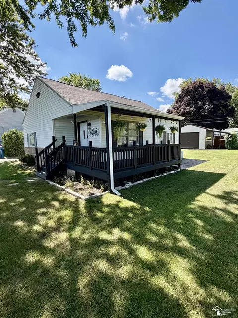 2956 Nadeau, Monroe, MI 48162 photo 2