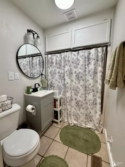 Bath - 2956 Nadeau, Monroe, MI 48162 photo 1 of 1