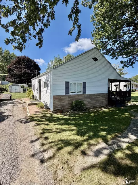 2956 Nadeau, Monroe, MI 48162 photo 4