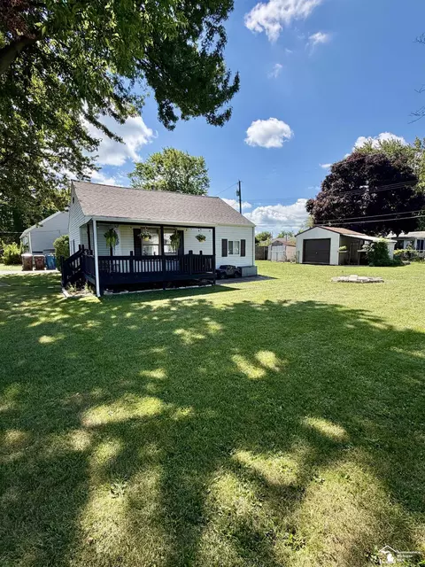 2956 Nadeau, Monroe, MI 48162 photo 3