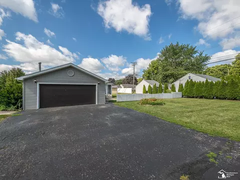 Exterior - 3255 Park, Monroe, MI 48162 photo 7 of 11