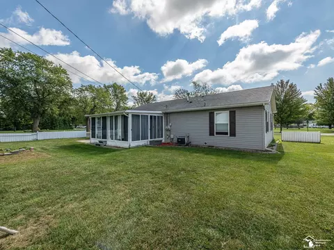 Exterior - 3255 Park, Monroe, MI 48162 photo 6 of 11