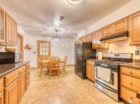 Kitchen - 3255 Park, Monroe, MI 48162 photo 2 of 2