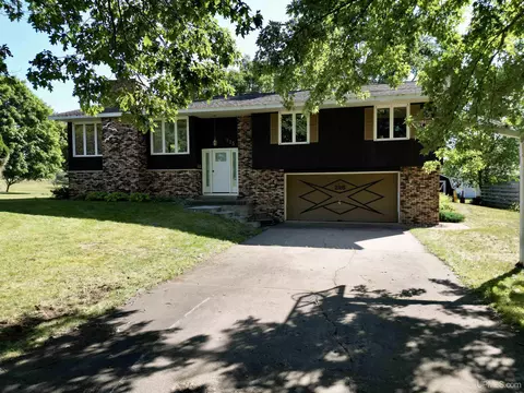 Exterior - 225 S Lilac, Ishpeming, MI 49849 photo 3 of 15