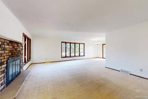Living - 225 S Lilac, Ishpeming, MI 49849 photo 2 of 6